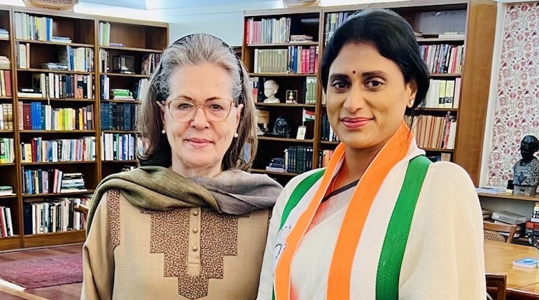 कांग्रेस में शामिल होने के बाद वाईएस शर्मिला ने सोनिया गांधी से की मुलाकात