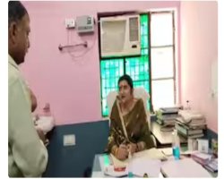 बस्ती: महिला आयोग की सदस्य एकता सिंह का 'कुर्सी कांड', वायरल वीडियो ने मचाया बवाल