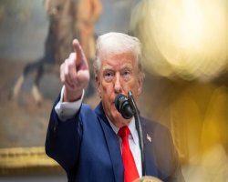 Trump Tariff : ट्रंप का टैरिफ बम: भारत पर दोहरा शुल्क लागू ,टैरिफ बढ़ाकर 50% किया, आदेश पर चली कलम