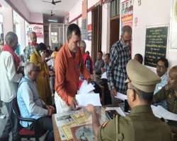 थाना समाधान दिवस: लालगंज थाने में 21 शिकायतें प्राप्त, 6 का मौके पर निस्तारण