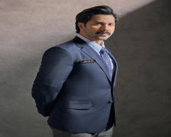 वरुण धवन पर मुंबई मेट्रो जुर्माने की खबरें गलत, टीम ने जारी किया आधिकारिक बयान