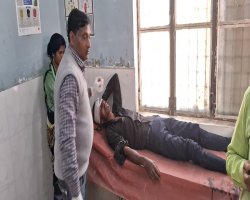 Basti: राम जानकी मार्ग पर दो बाइकों की आमने-सामने भिड़ंत, तीन गंभीर घायल; एक गोरखपुर रेफर