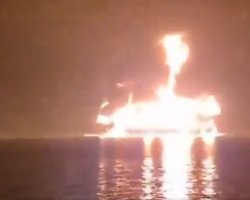 इराक के पास US-owned तेल टैंकर पर हमला