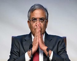 CEC ज्ञानेश कुमार को हटाने का नोटिस: 193 विपक्षी सांसदों की एकजुटता, पर असली लड़ाई अब शुरू